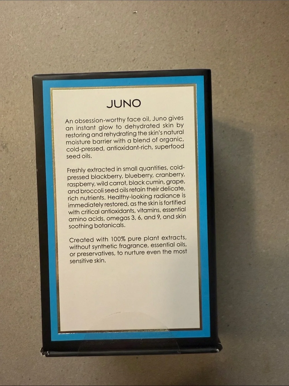 Sunday Riley Juno Antioxidant + Superfood Face Oil — Blue & White